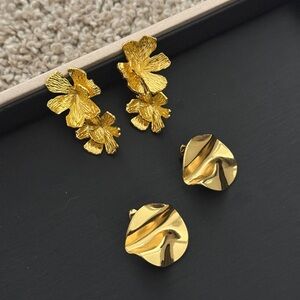 Gold Textured Floral Earrings